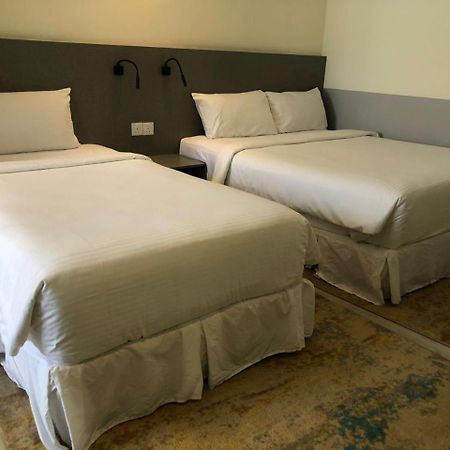 Hutton Suite Hotel Managed By The Ascott Limited Джорджтаун Экстерьер фото
